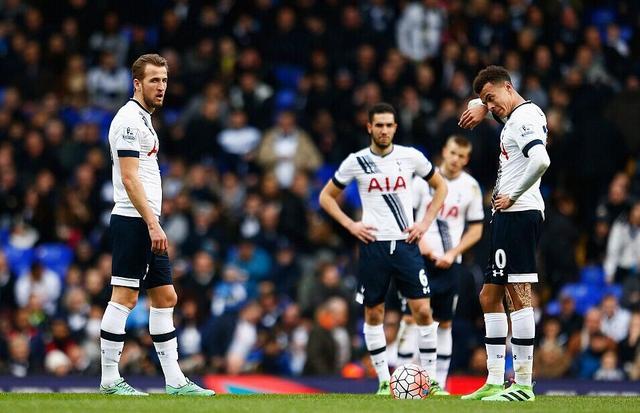 路易斯-迪亚斯导致阿什拉夫受伤，摩洛哥记者：你是个罪犯（阿什拉夫受伤引争议，摩洛哥记者怒斥路易斯-迪亚斯：“你是罪犯”）