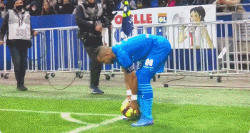 中超9／10月最佳球员候选：卡扎伊什维利、莱昂纳多、亚戈在列