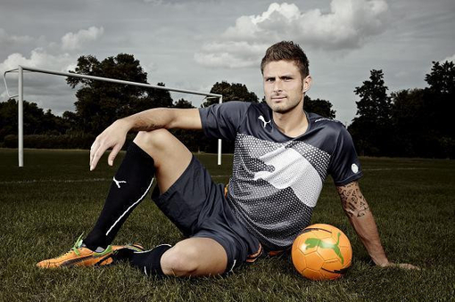 罗马诺：如果阿拉巴明年夏天离队，皇马会密切关注科纳特的情况（罗马诺：阿拉巴若明夏离队，皇马将紧盯科纳特动向）