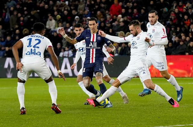 马丁内利：我进球后和马杜埃凯有过交流，我说他的进球更精彩（马丁内利：进球后与马杜埃凯交流，直言对方破门更精彩）