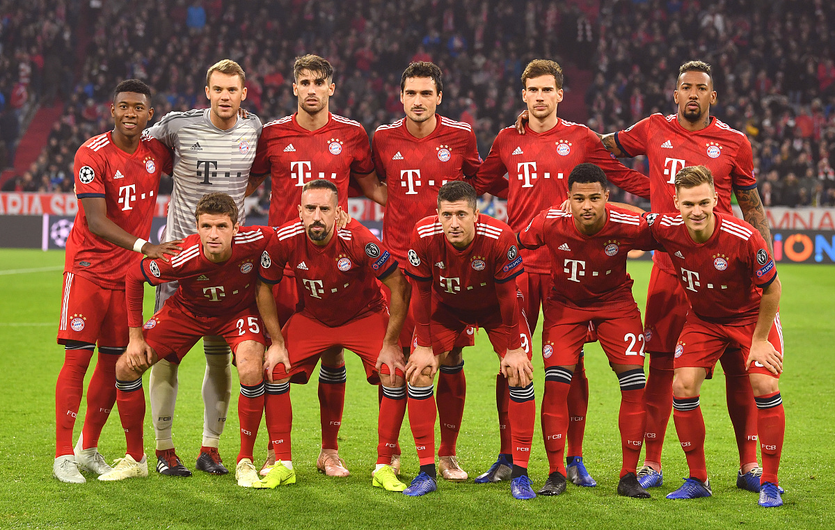 致敬若塔，阿隆索、阿诺德等人到安菲尔德纪念碑前献花（阿隆索、阿诺德等赴安菲尔德纪念碑献花，向若塔致敬）