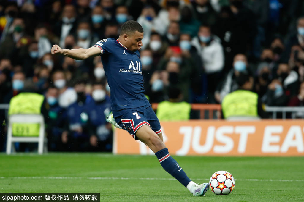 争夺战：阿森纳／巴萨密切关注且希望引进2位法国年轻前锋（引援大战：阿森纳与巴萨锁定两名法国新锐前锋）