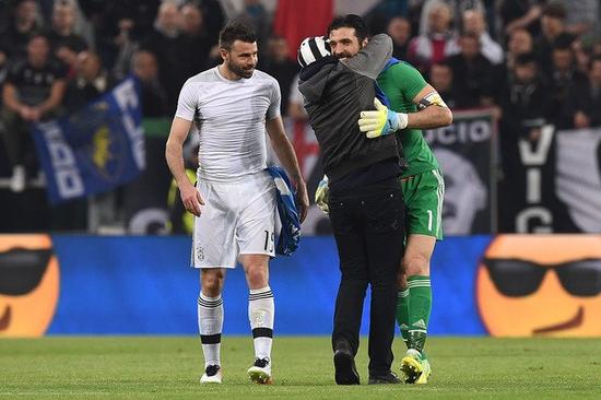 亚精英积分榜：中超三队倒数前三，海港2分垫底申花4分倒二（亚精英联赛积分榜：中超三队包揽末三位，海港2分垫底，申花4分居倒二）