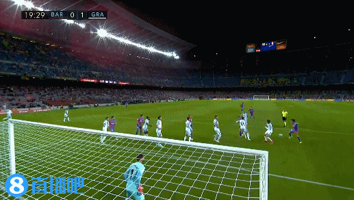 阿贾克斯客场4-2逆转卡拉巴克，收获本赛季欧冠首胜