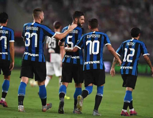 英超赛场亮点：热刺逆转切尔西,（英超焦点战：热刺上演逆转击败切尔西）