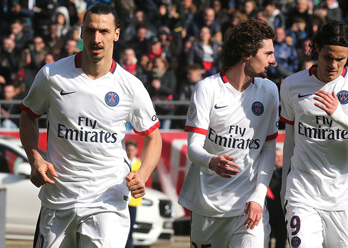 十人博洛尼亚0-0战平布兰，里科吉安尼斯染红（里科吉安尼斯被罚下，十人博洛尼亚与布兰互交白卷）