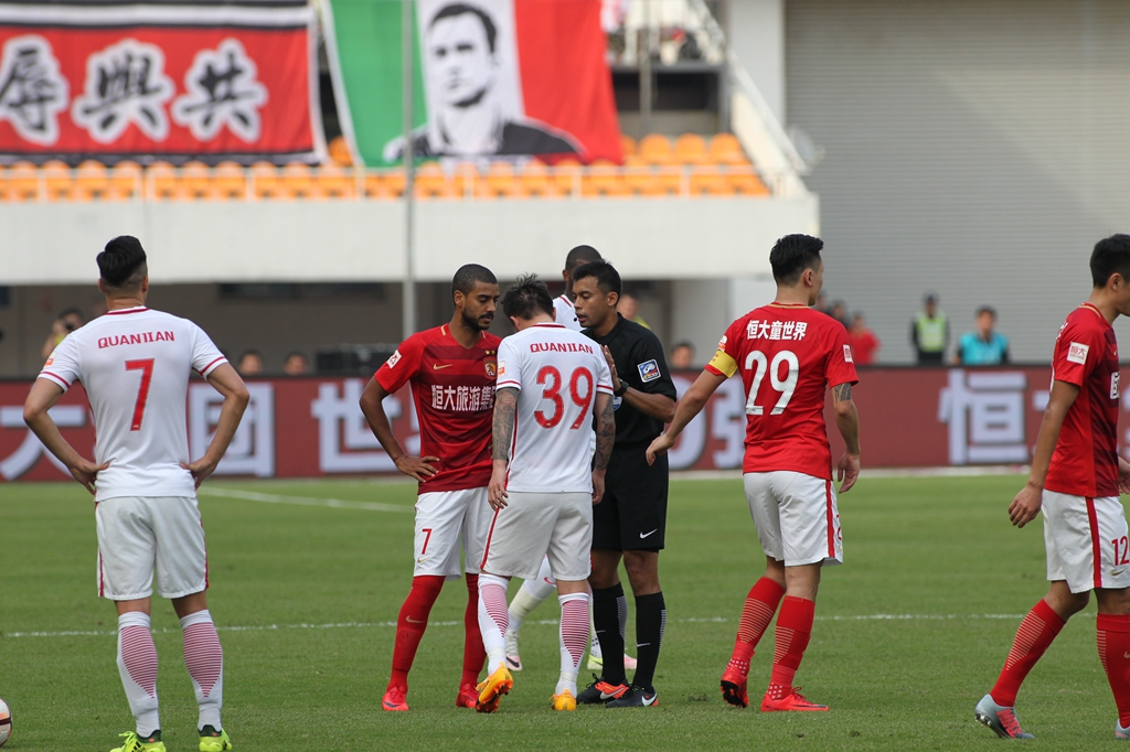 大卫-路易斯：尤文的水平远在我们之上；客战切尔西非常艰难（大卫·路易斯：尤文实力远胜我们；客场对阵切尔西将极其困难）