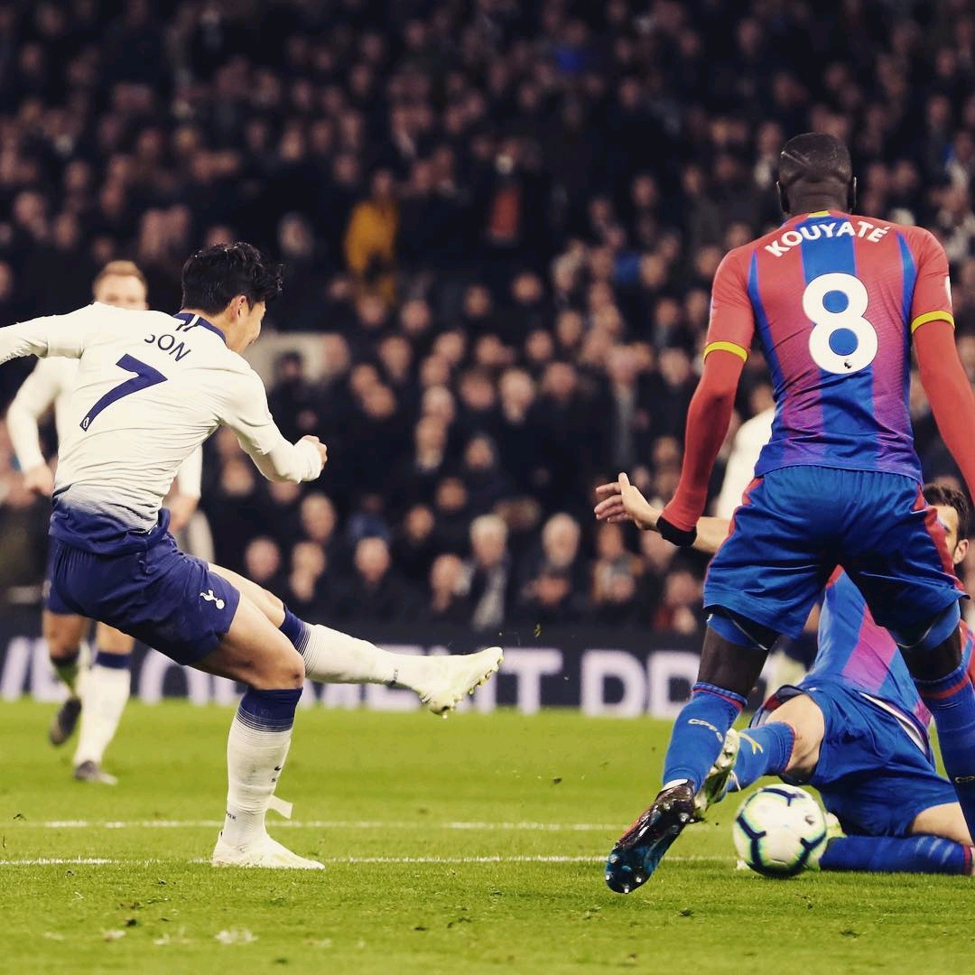 中后卫超长奔袭破门，帅炸了（中后卫长驱直入破门，燃爆全场）