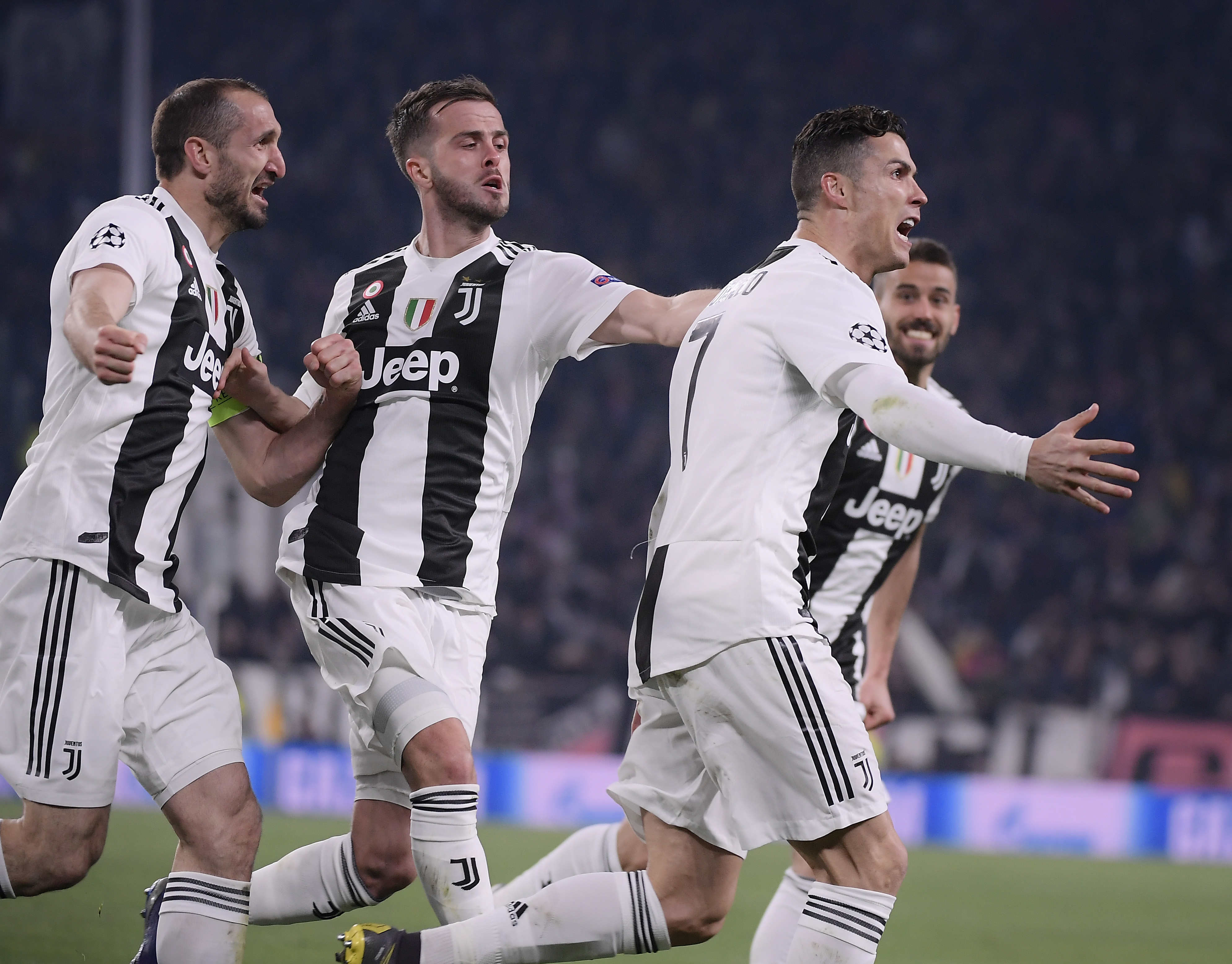 孔蒂：卡拉巴赫是这赛季的欧冠黑马；卢卡库还没做好复出准备（孔蒂称卡拉巴赫为本季欧冠黑马，卢卡库复出尚未就绪）